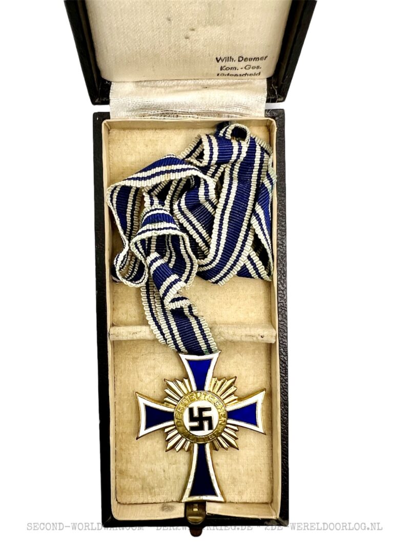 Ehrenkreuz der Deutschen Mutter (Mutterkreuz) der 1. Stufe Gold im Etui – Bild 3
