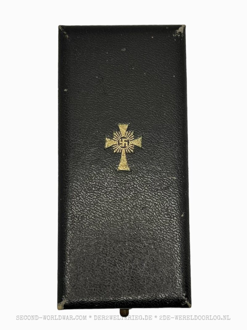 Ehrenkreuz der Deutschen Mutter (Mutterkreuz) der 1. Stufe Gold im Etui – Bild 2