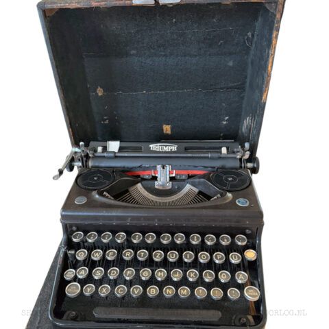 Triumph Portable Waffen-SS Schreibmaschine im Koffer 1943