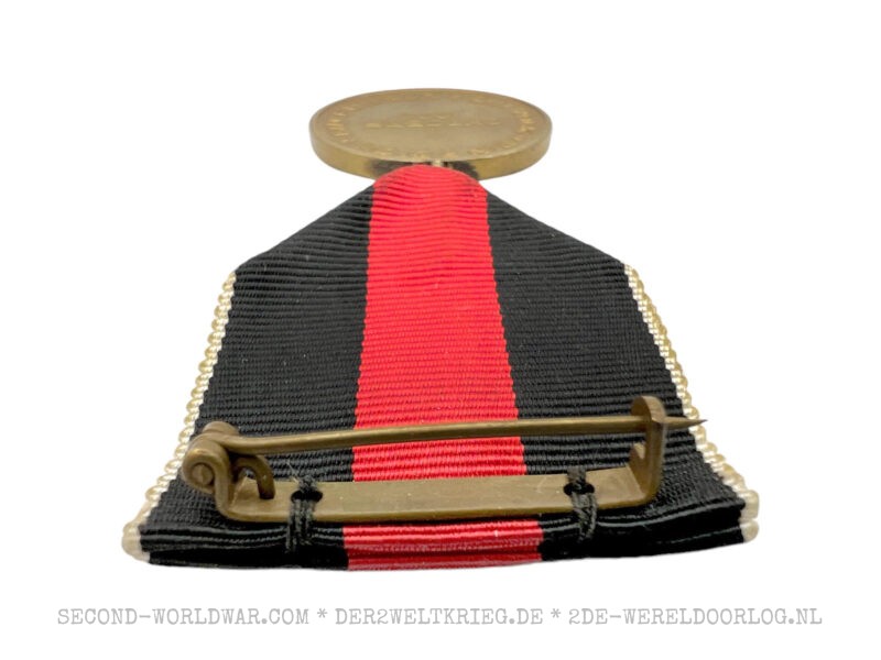 Medaille zur Erinnerung an den 1. Oktober 1938 – Bild 4