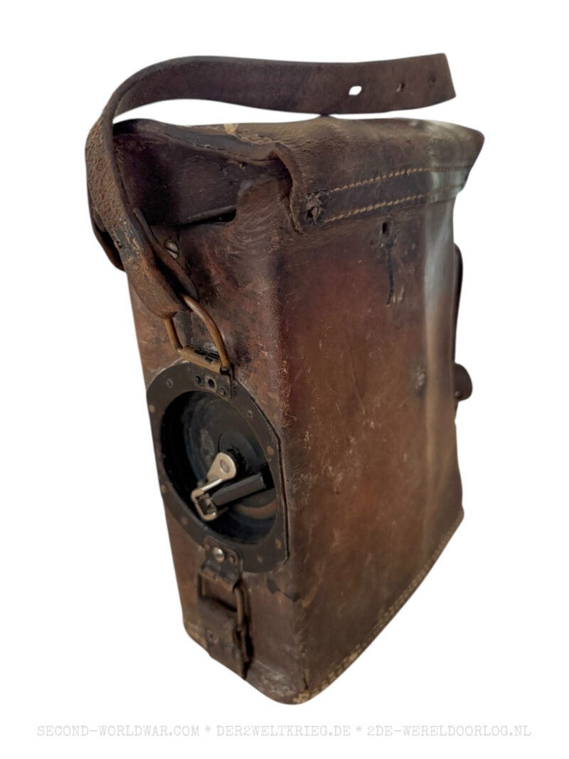 Amerikanisches Feldtelefon EE-8-B in Ledertasche – Bild 2