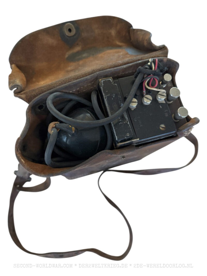 Amerikanisches Feldtelefon EE-8-B in Ledertasche – Bild 3