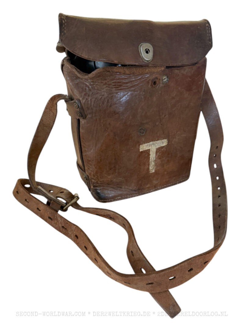 Amerikanisches Feldtelefon EE-8-B in Ledertasche 1944