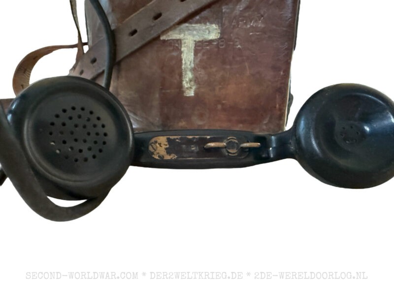 Amerikanisches Feldtelefon EE-8-B in Ledertasche 1944 – Bild 5