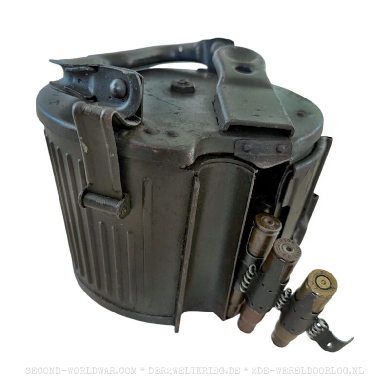 MG34 / MG42 Gurttrommel 1940 mit Patronengurt 1939 und 50 Hülsen