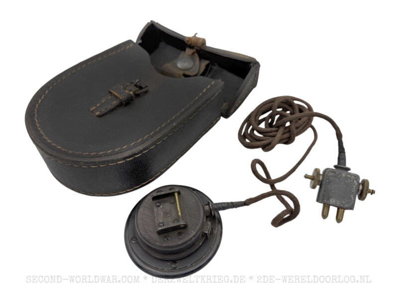 Kopffernhörer 33 in Ledertasche