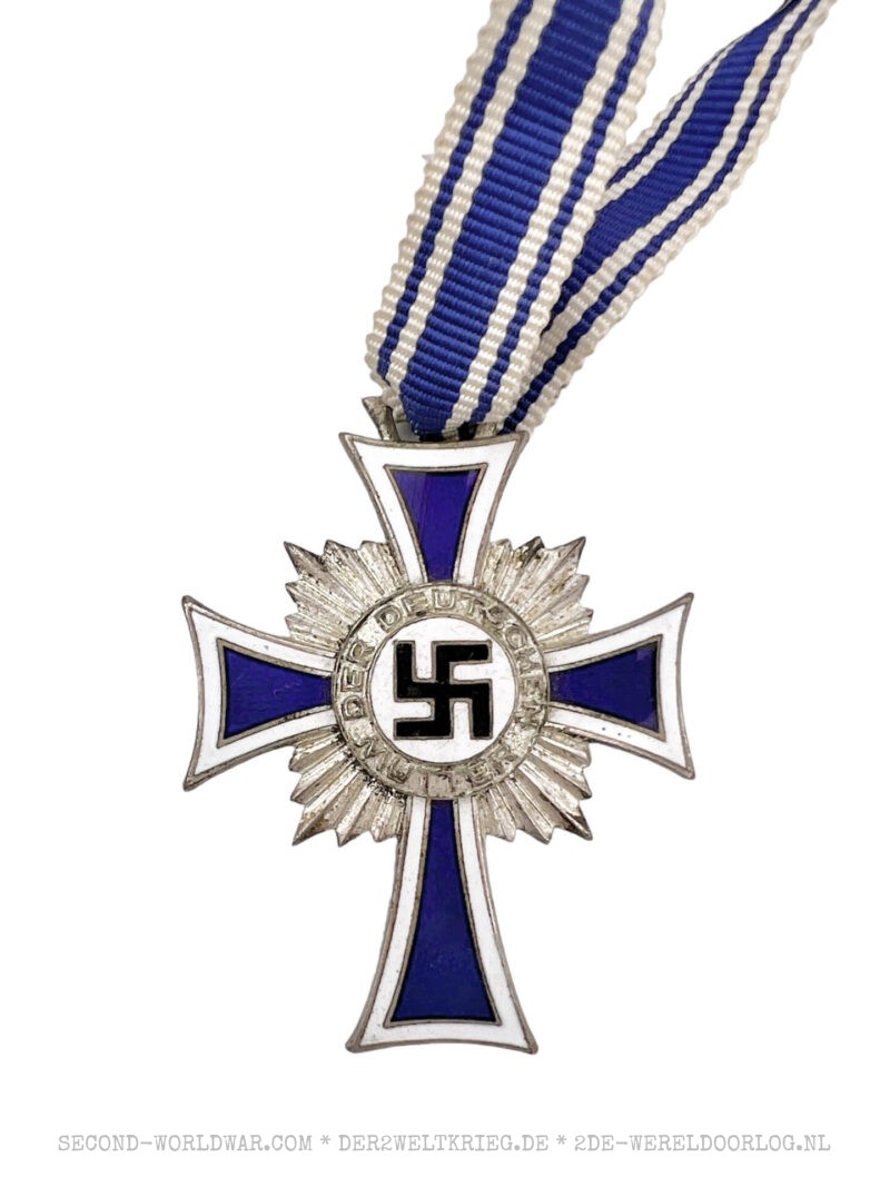 Ehrenkreuz der Deutschen Mutter (Mutterkreuz) der 2. Stufe in Silber – Bild 2