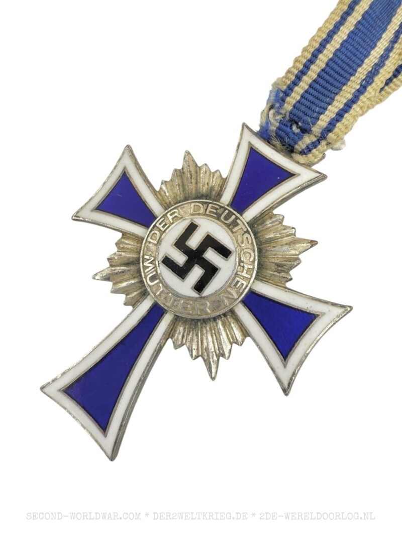 Ehrenkreuz der Deutschen Mutter (Mutterkreuz) der 2. Stufe in Silber – Bild 3