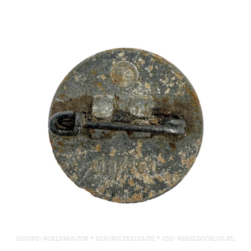 NSDAP Parteiabzeichen M1/101 Bodenfund – Bild 2