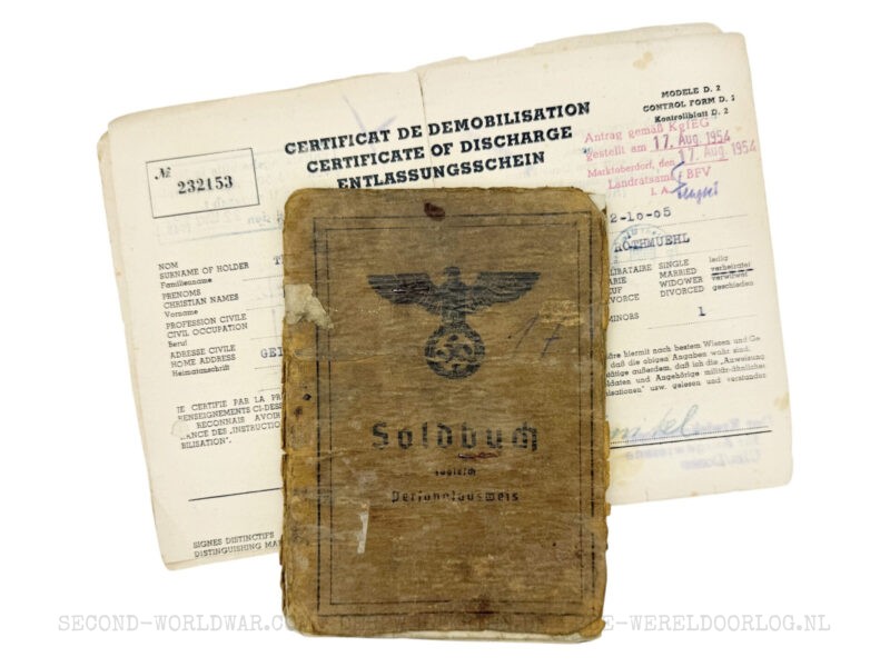 Wehrmacht Soldbuch mit französischem Entlassungsschein