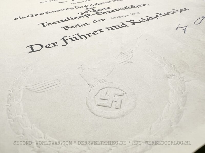 Treudienstehrenzeichen in Gold (40 Jahre) mit Urkunde – Bild 3